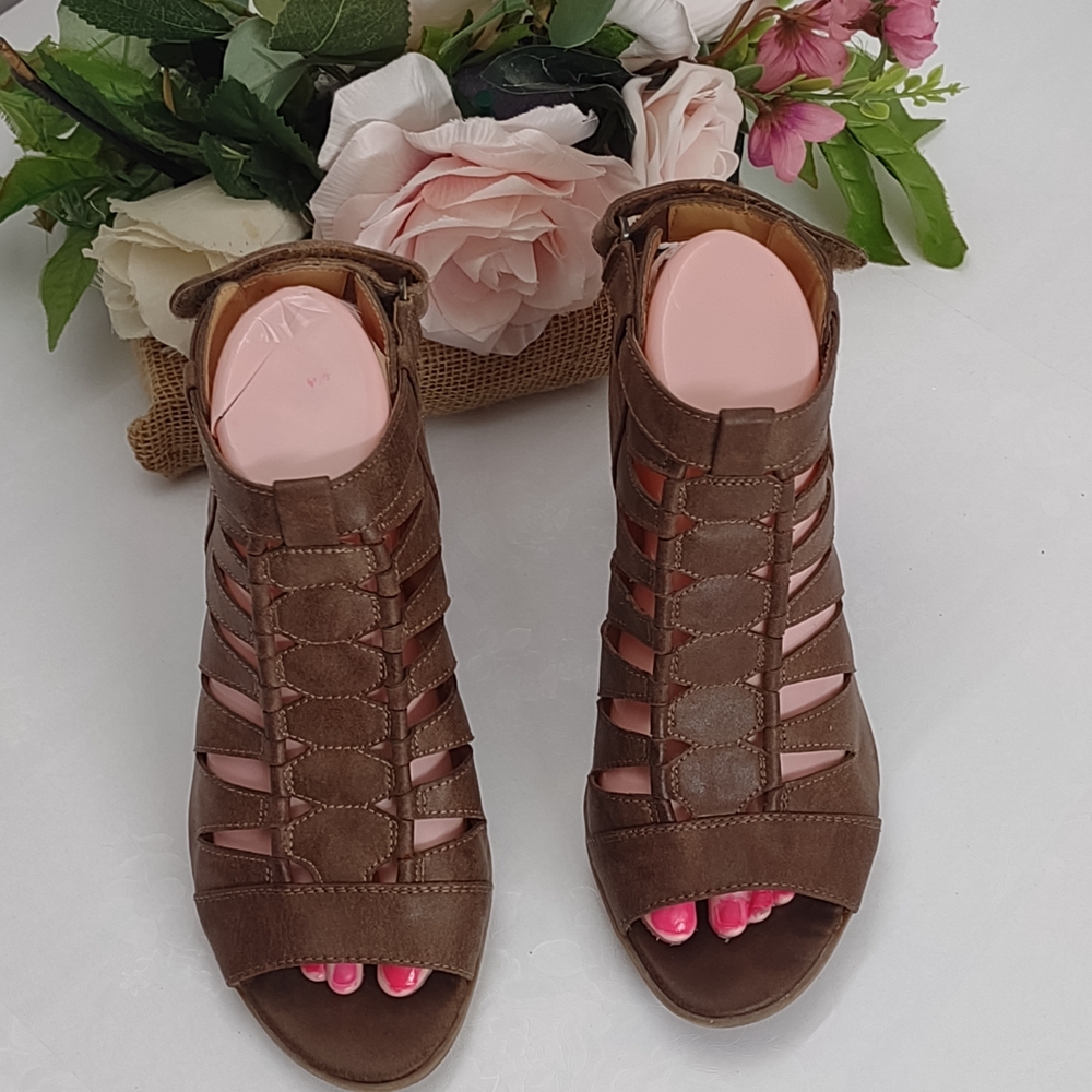 Brown Women's Heeled Sandals - Picture 2 of 10